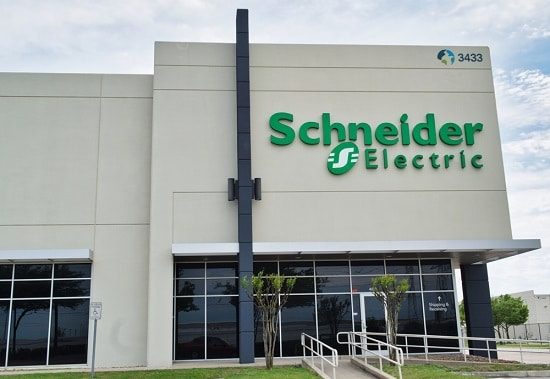 schneider_en_avant