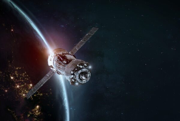 eutelsat-en-avant
