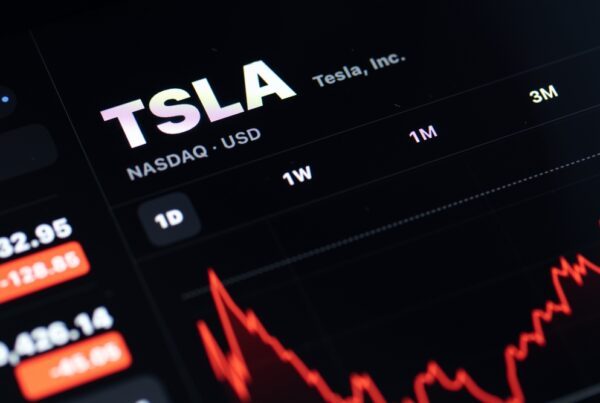 Tesla_short_en_avant