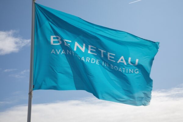 Beneteau_en_avant