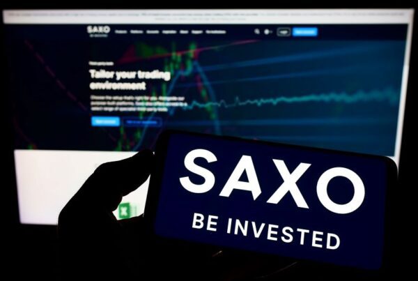 Saxo_l_or_en_avant